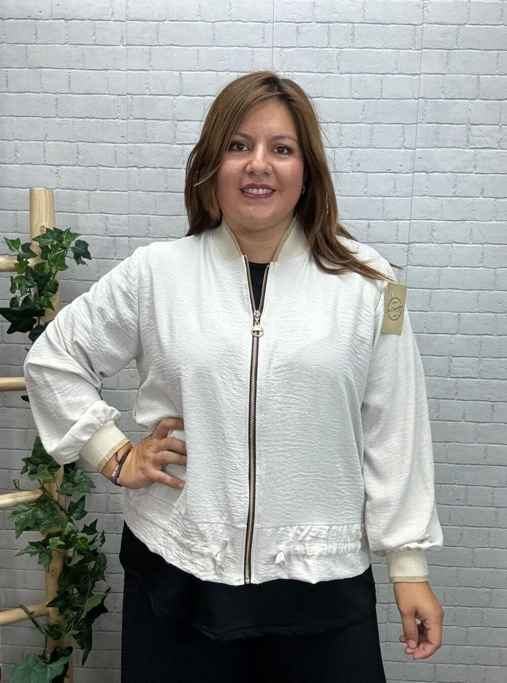 Bomber Silvana Con Toques Dorados T-44/52