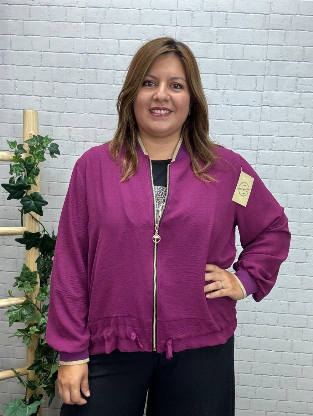 Bomber Silvana Con Toques Dorados T-44/52