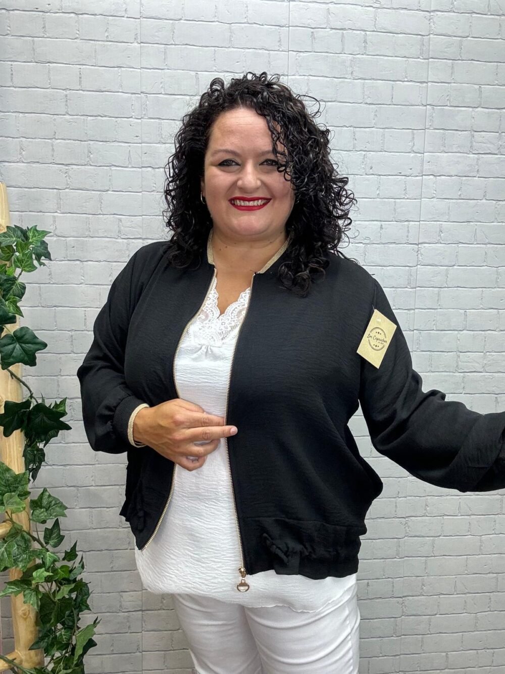 Bomber Silvana Con Toques Dorados T-44/52