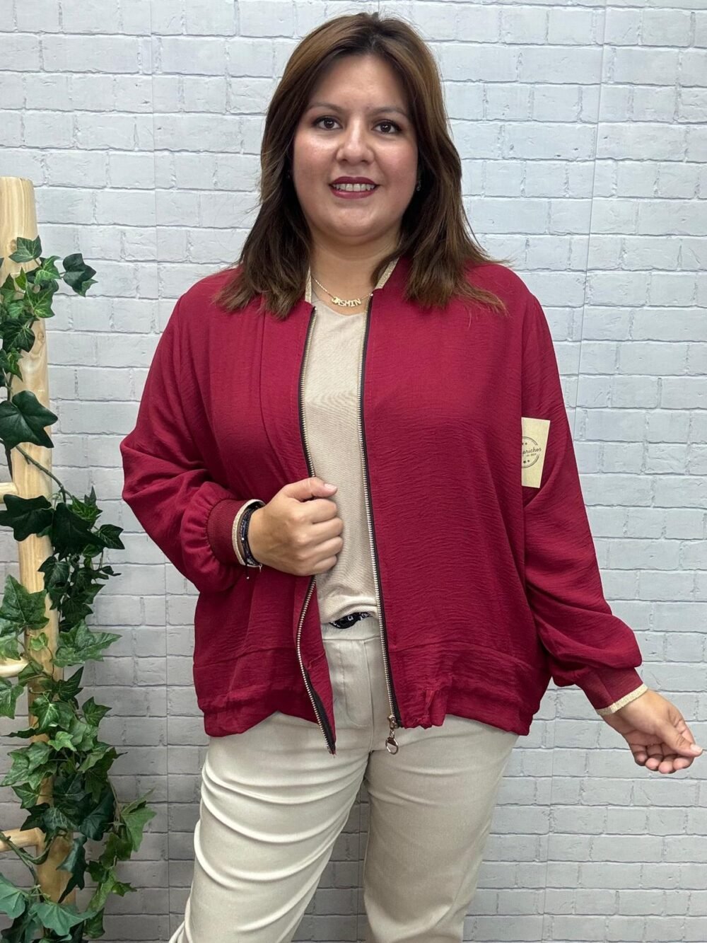 Bomber Silvana Con Toques Dorados T-44/52