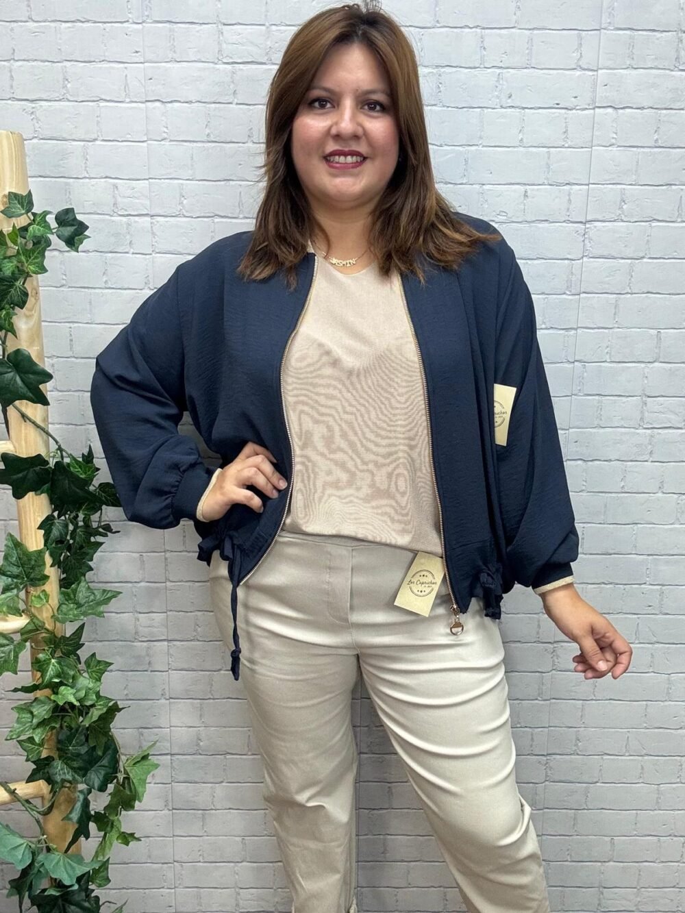 Bomber Silvana Con Toques Dorados T-44/52