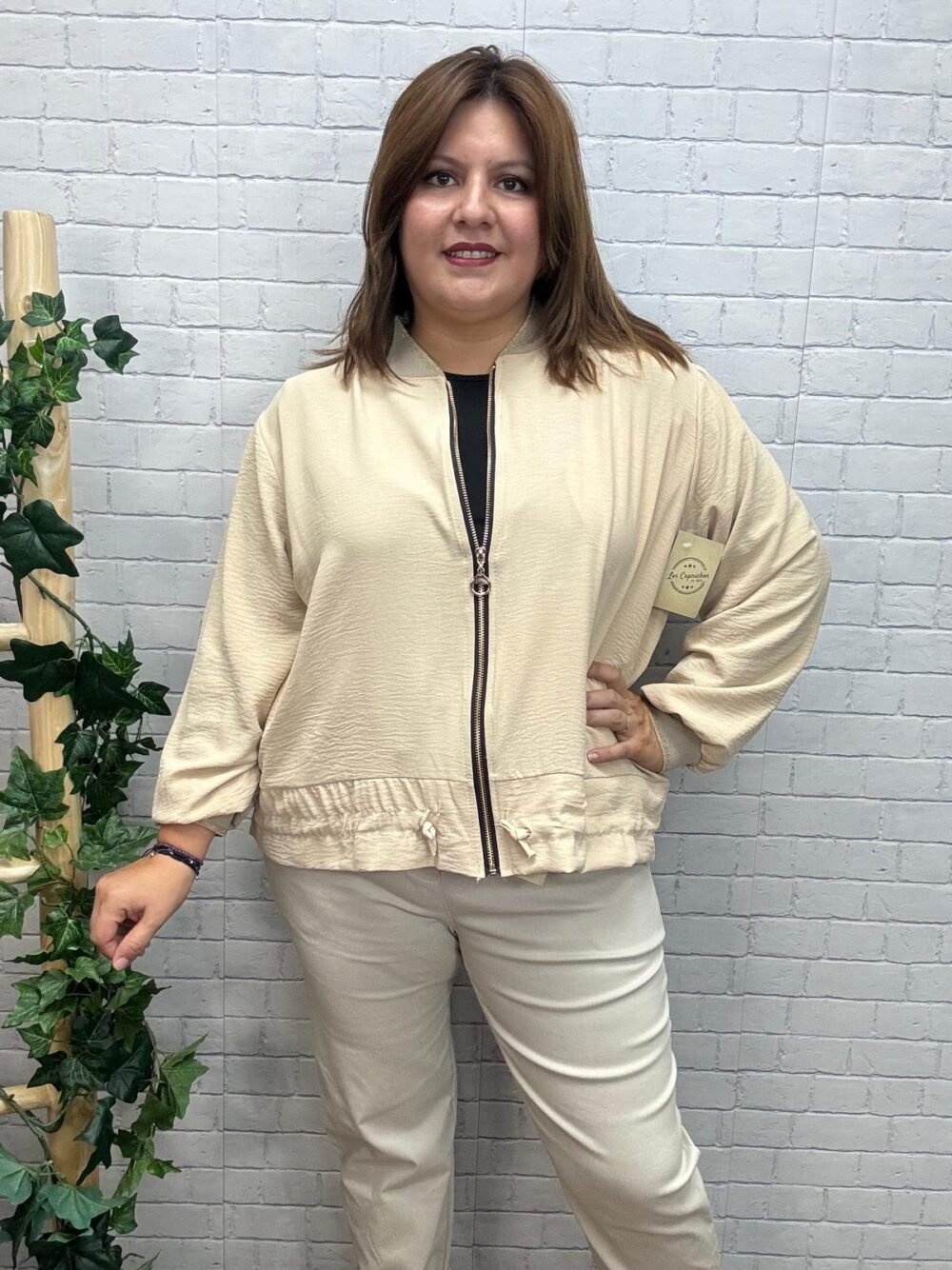 Bomber Silvana Con Toques Dorados T-44/52