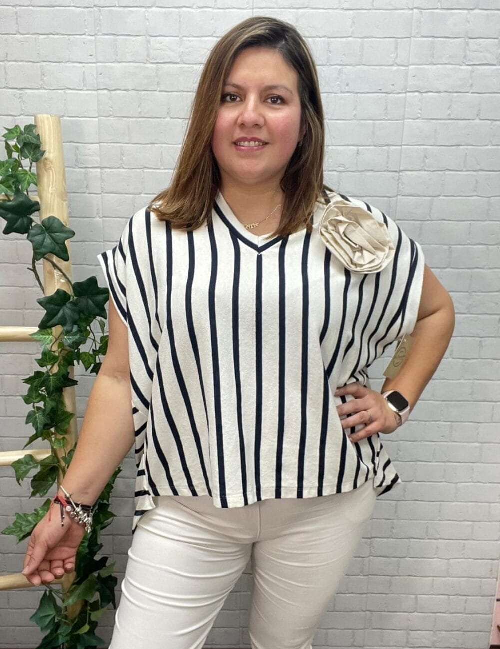 Camiseta Carla T-44/52 Con Flor - Imagen 2