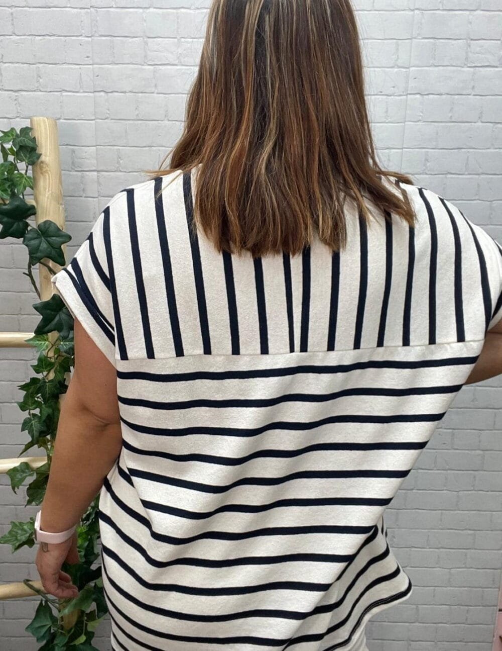 Camiseta Carla T-44/52 Con Flor - Imagen 3