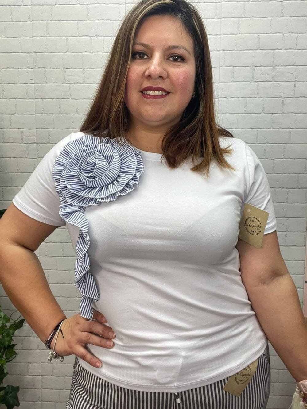 Camiseta Irina T-36/44 Con Flor - Imagen 6
