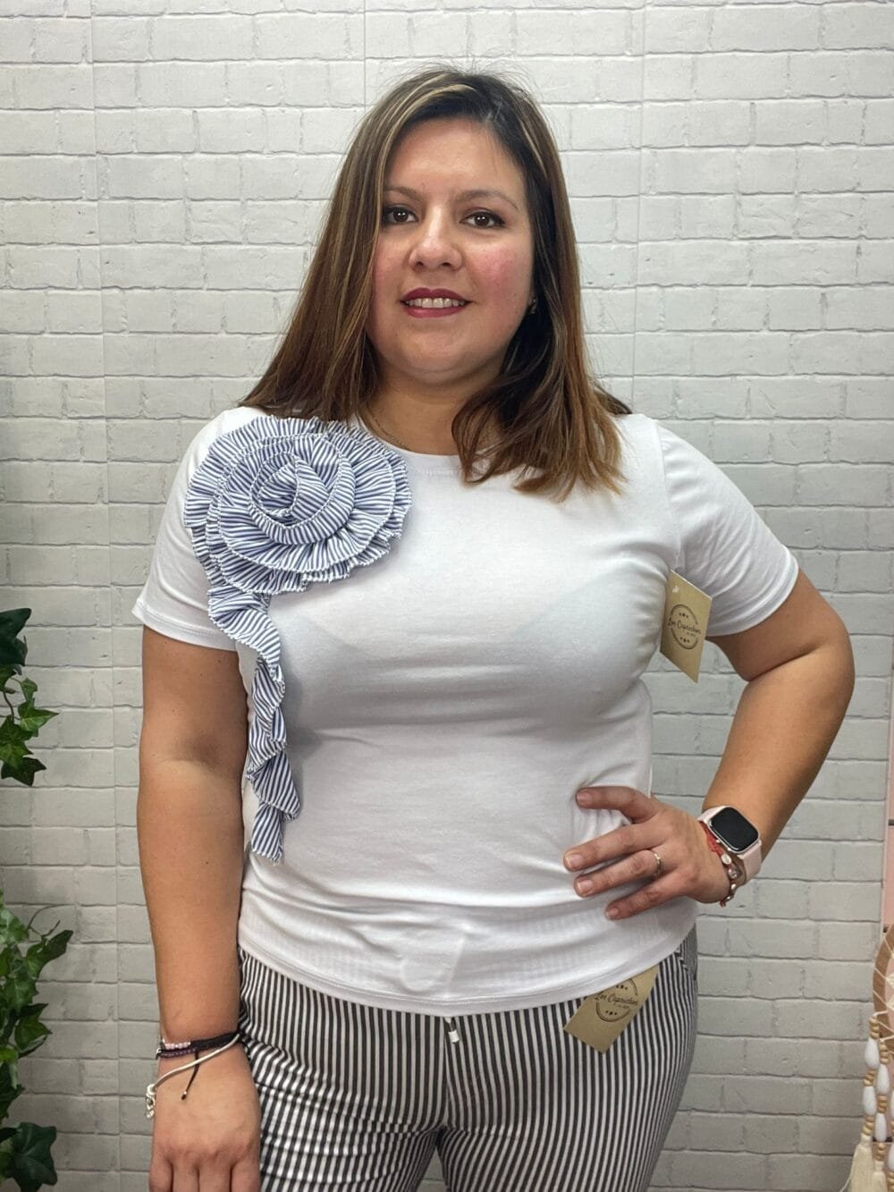 Camiseta Irina T-36/44 Con Flor - Imagen 5