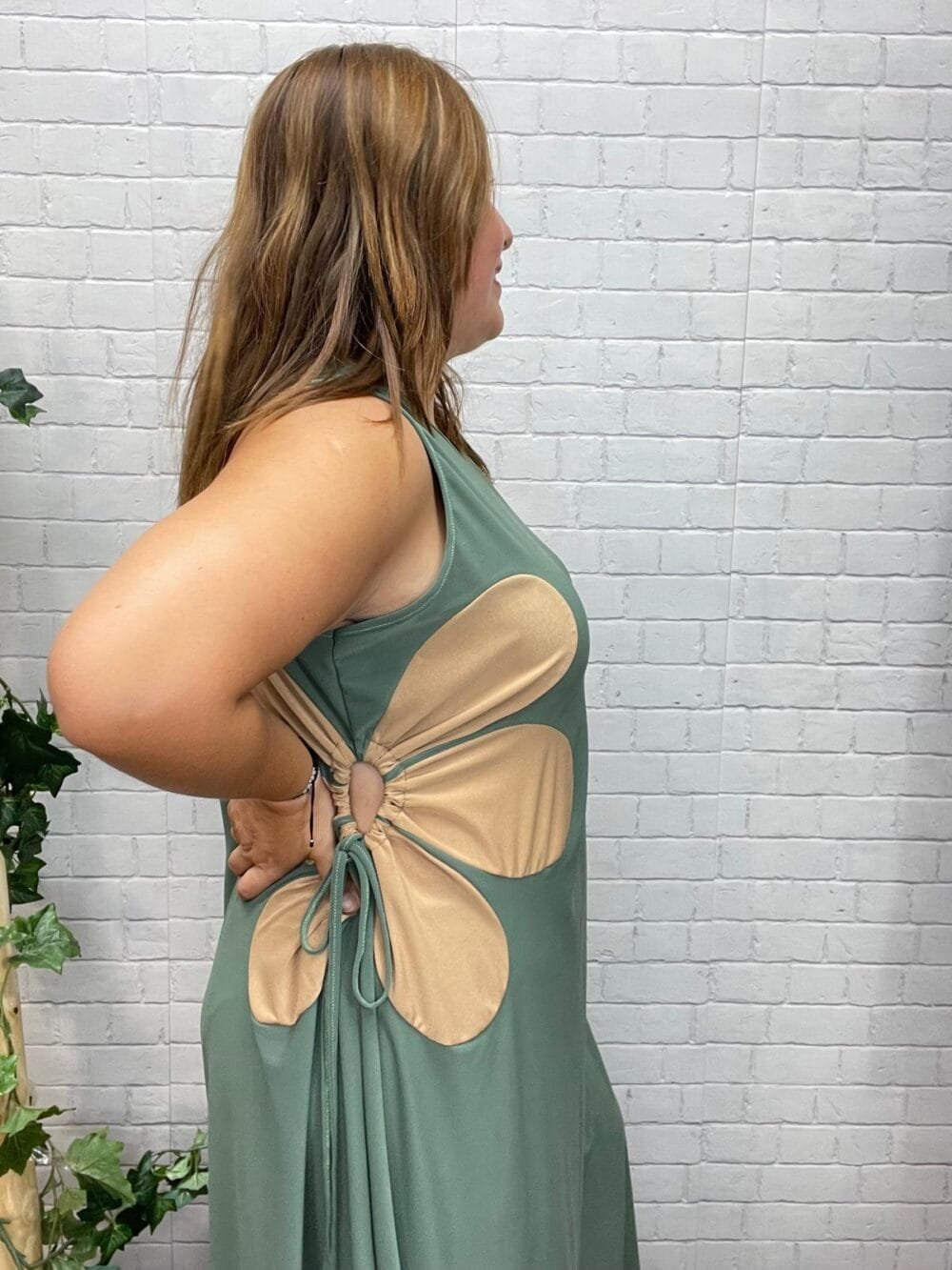 Vestido Ruby T-46/54 Con Flor - Imagen 10