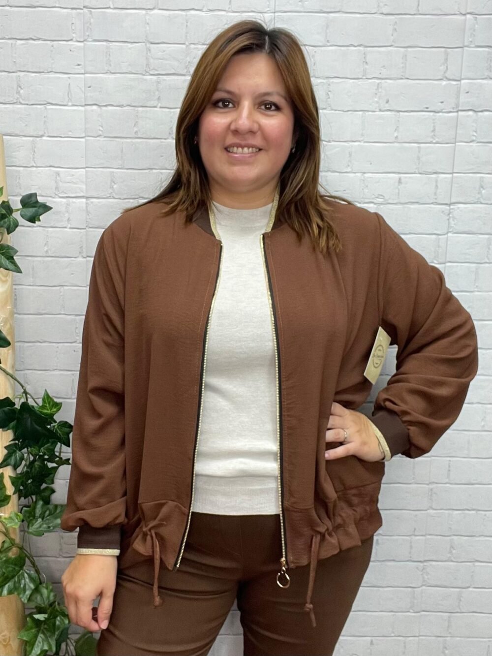 Bomber Silvana Con Toques Dorados T-44/52