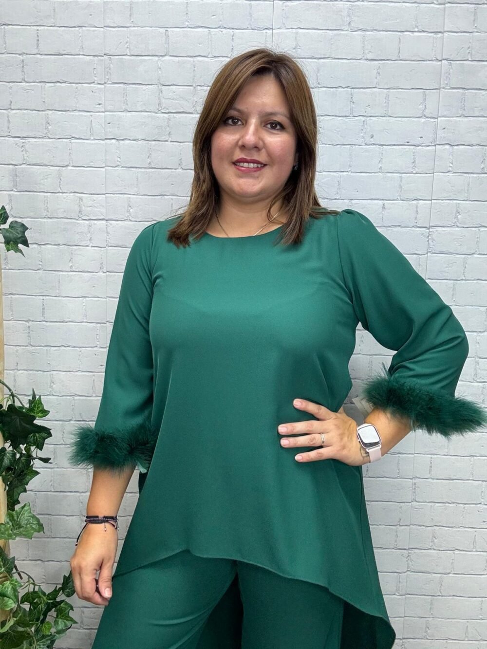 Conjunto Ximena Verde T-44/54 Con Plumas - Imagen 2