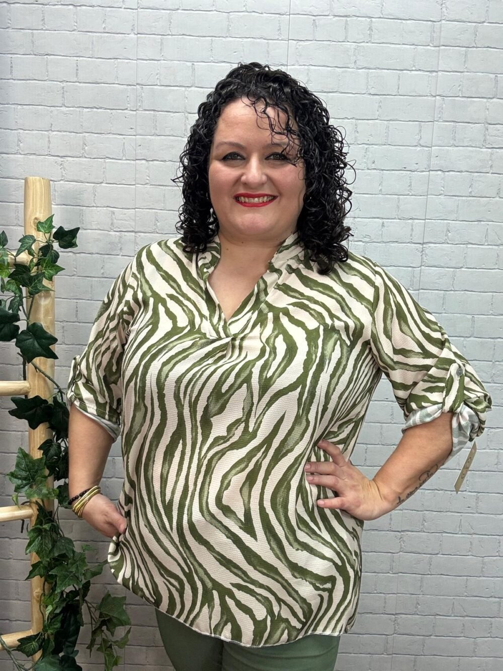 Blusa Elie T-44/52 Animal Print - Imagen 2