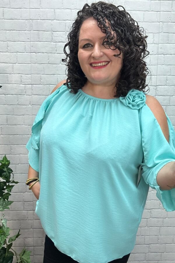Blusa Falana T-44/52 con Hombros al Aire