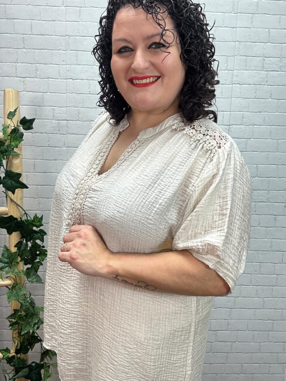 Blusa Teresa T-44/54 con Encaje - Imagen 11