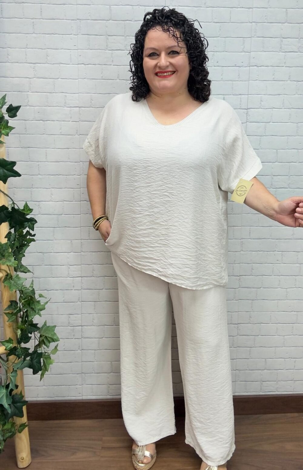Conjunto Cecilia T-46/52 con Detalle de Encaje