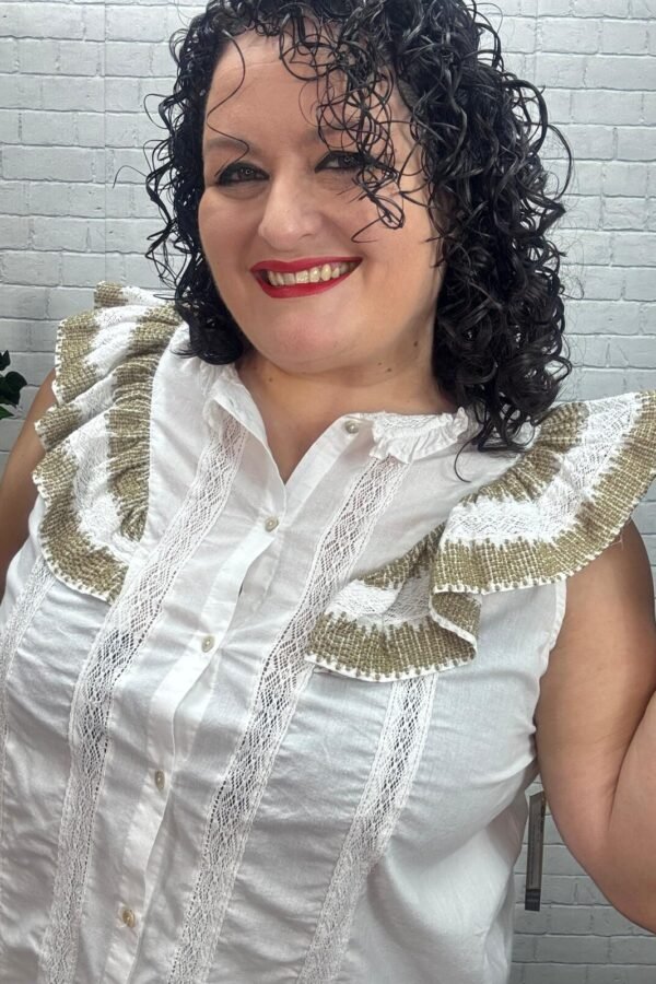 Blusa Dagmar T-46/52 con volantes crochet
