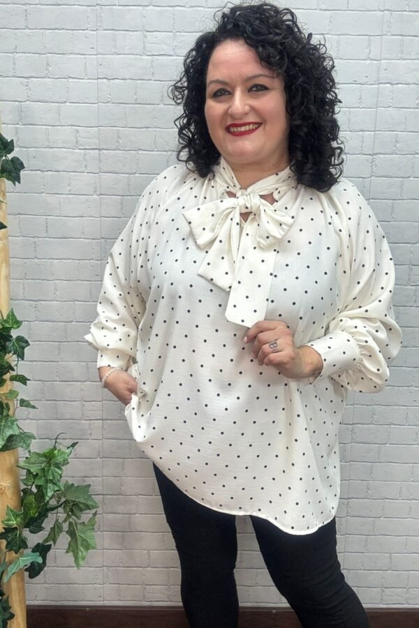 Blusa Cerelia Beige T-50/58 Con Lunares