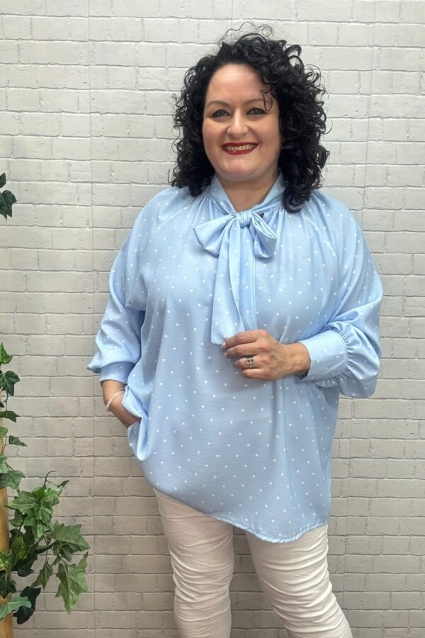 Blusa Cerelia Celeste T-50/58 Con Lunares