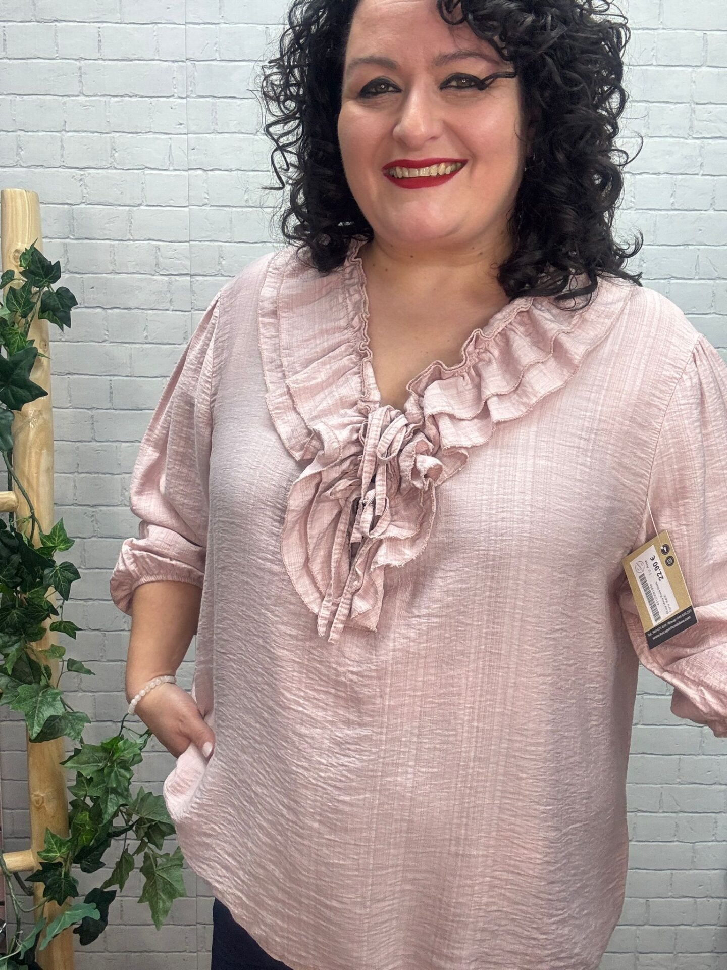 Blusa Maya Rosa T-50/54 Con Volantes - Imagen 2