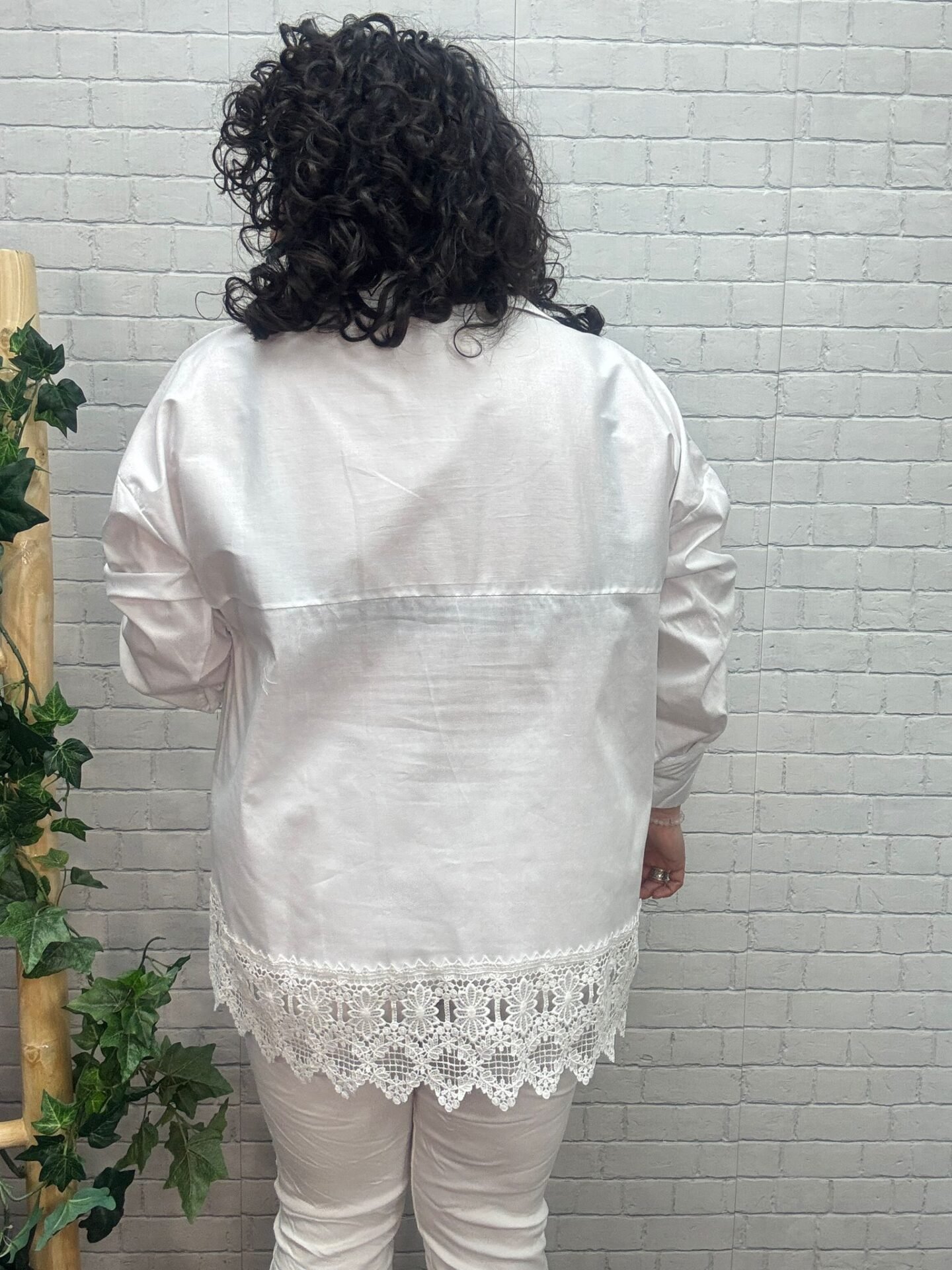 Camisa Azucena Blanco T-50/56 Con Puntilla - Imagen 3