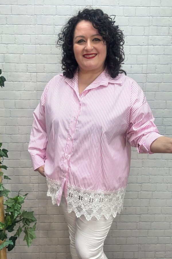 Camisa Dalia Rosa T-50/56 Con Puntilla