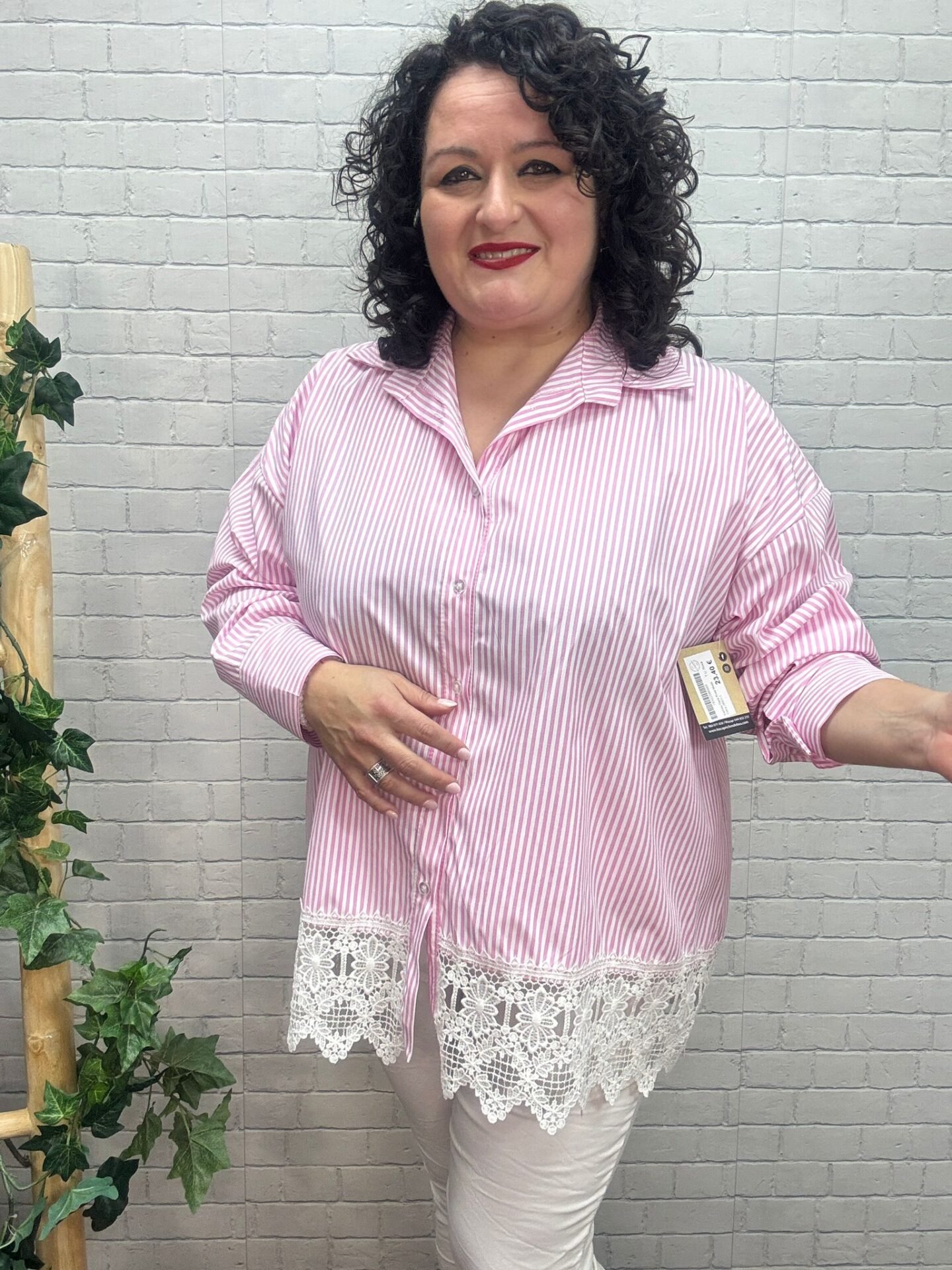 Camisa Dalia Rosa T-50/56 Con Puntilla