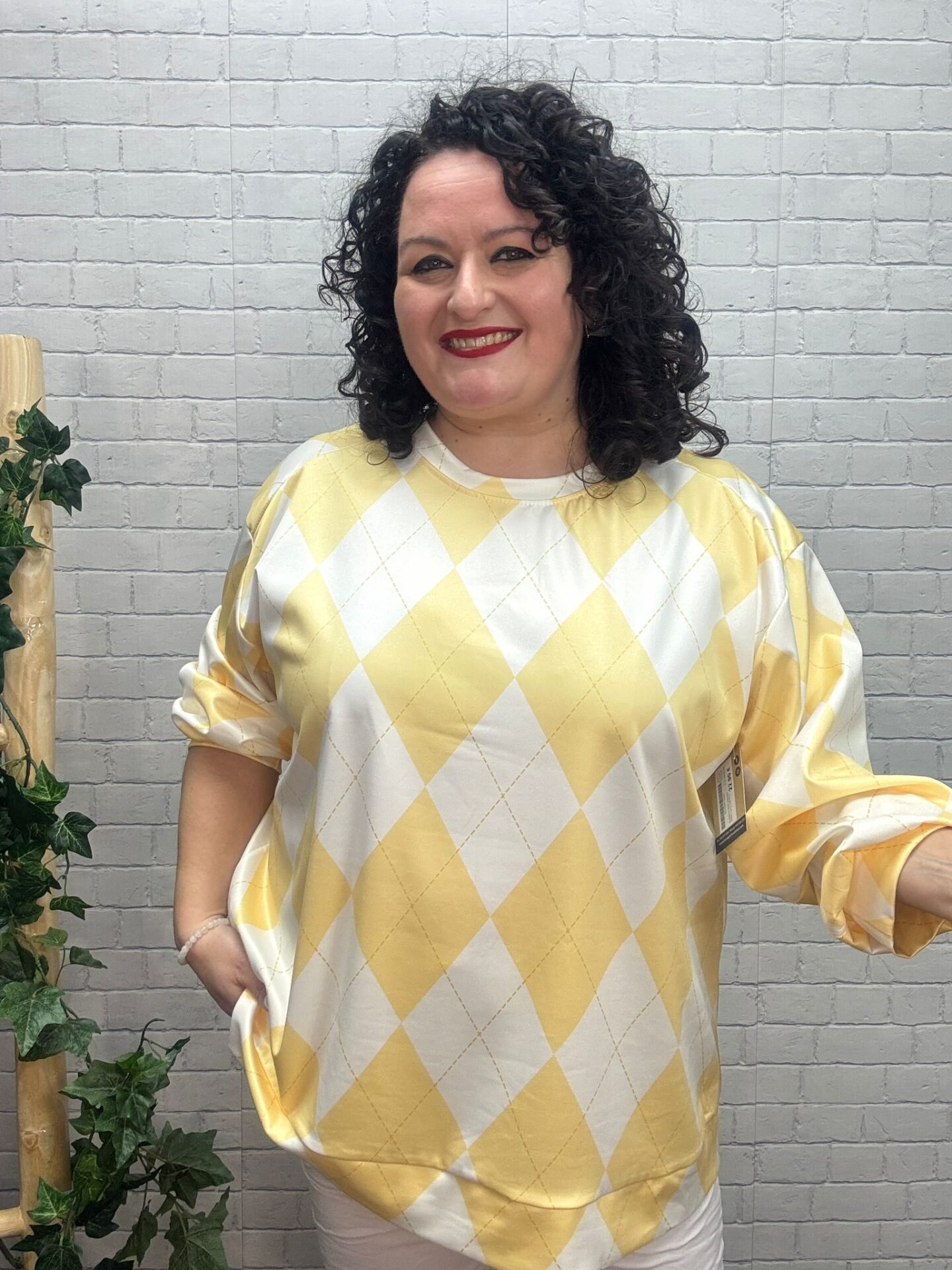 Sudadera Abril Amarillo T-50/56 Con Dibujo - Imagen 2