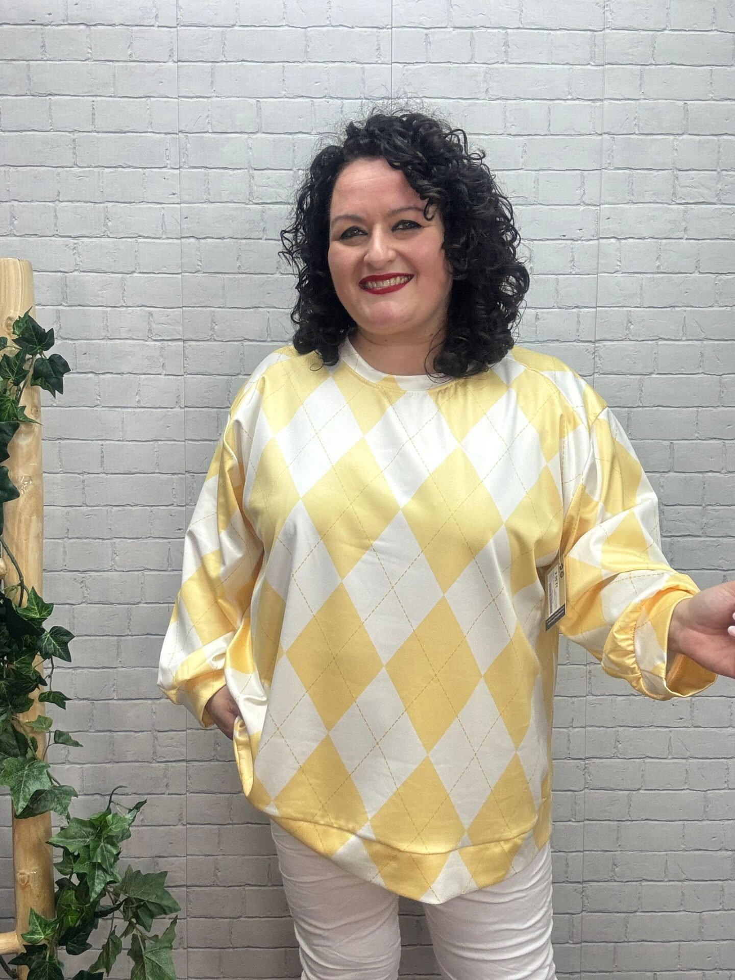 Sudadera Abril Amarillo T-50/56 Con Dibujo