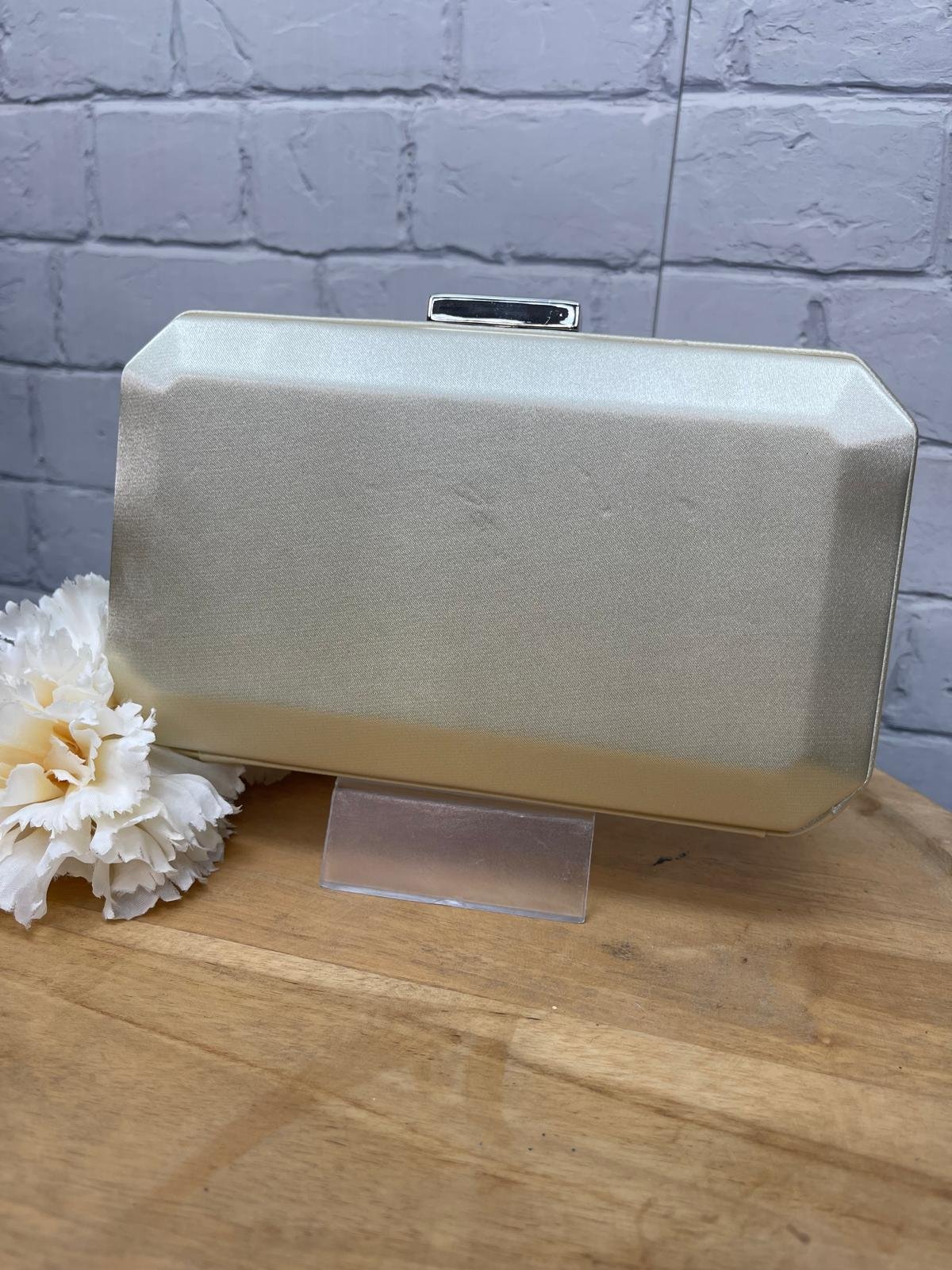 Bolso Fiesta Dorado BR4132 Con Nudo - Imagen 2
