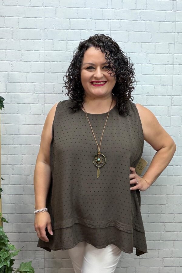 Blusa Gimena Chocolate T-44/52 Plumeti