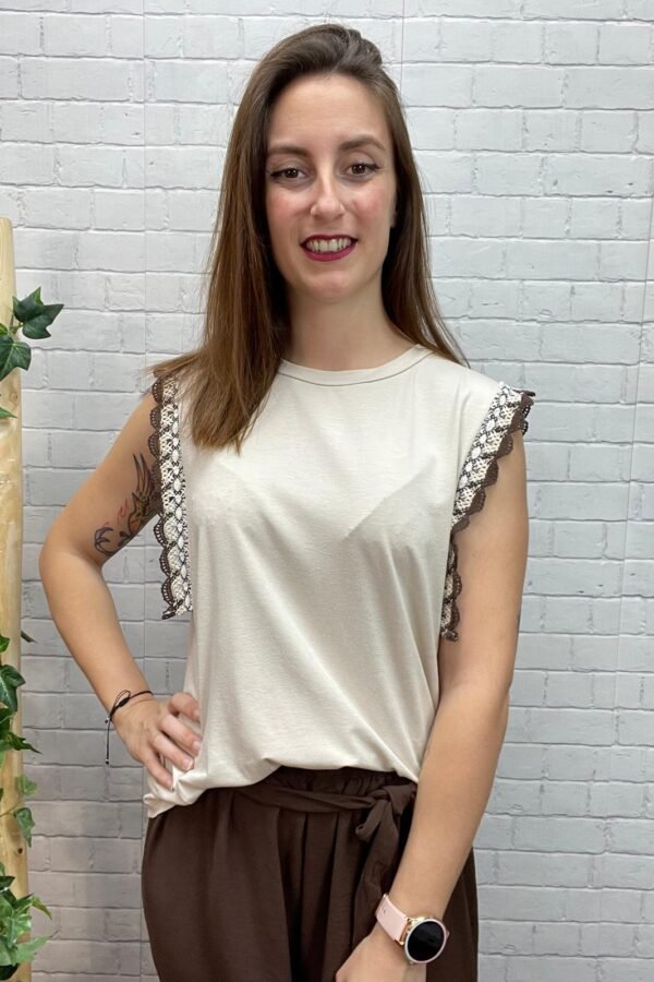 Camiseta Juani Beige T-36/44 Detalle Crochet