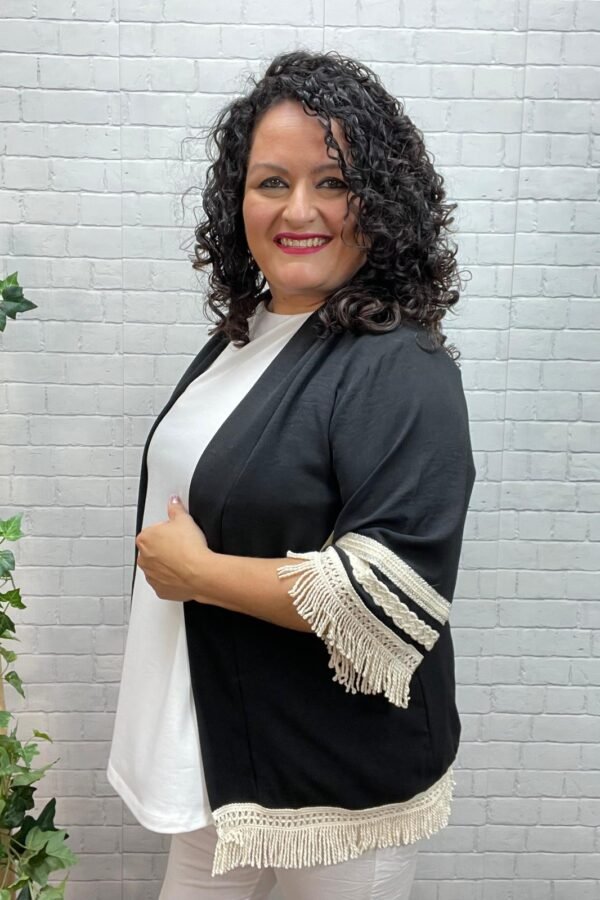 Kimono Alicia Negro T-44/50 Con Flecos