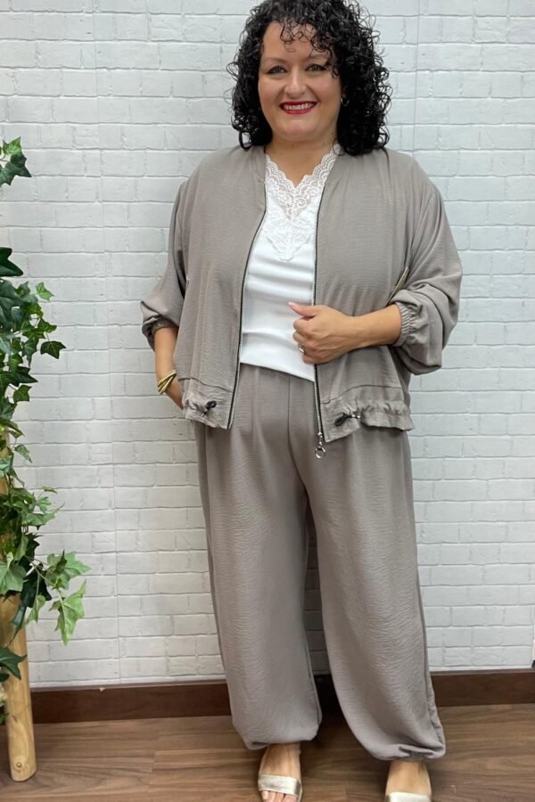 Conjunto Carola Taupe T-46/54 Fluido